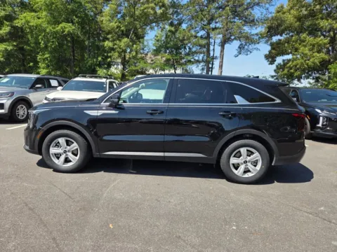 Photos of 2025 Kia Sorento LX for sale in Macon, GA at ALM Hyundai Macon