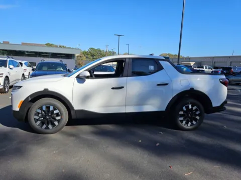 More photos of 2026 Hyundai Santa Cruz SE at ALM Hyundai Macon, GA