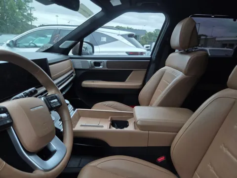 More photos of 2025 Hyundai Santa Fe Limited at ALM Hyundai Macon, GA