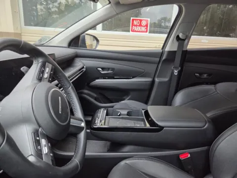 More photos of 2025 Hyundai Tucson Hybrid Limited at ALM Hyundai Macon, GA