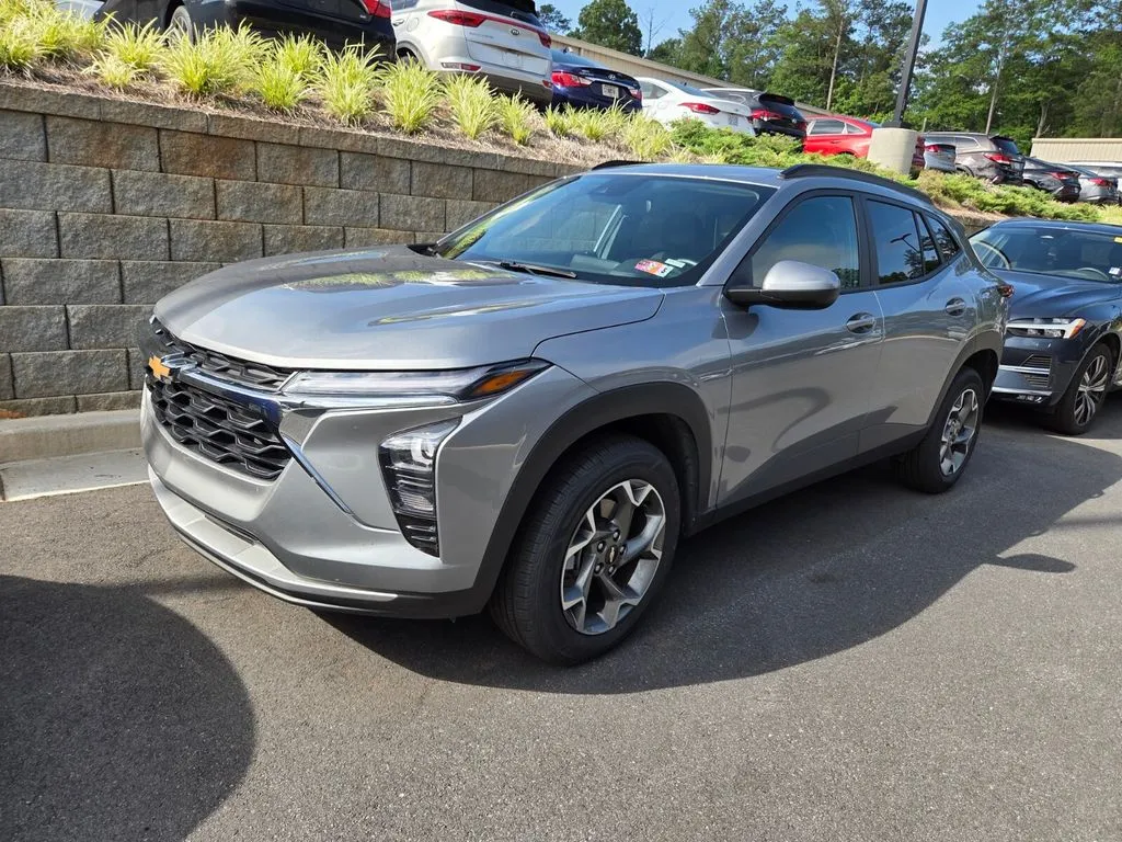 2025 Chevrolet Trax LT's photo