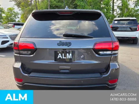 More photos of 2017 Jeep Grand Cherokee Altitude at ALM Hyundai Macon, GA
