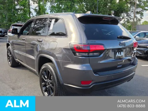 More photos of 2017 Jeep Grand Cherokee Altitude at ALM Hyundai Macon, GA