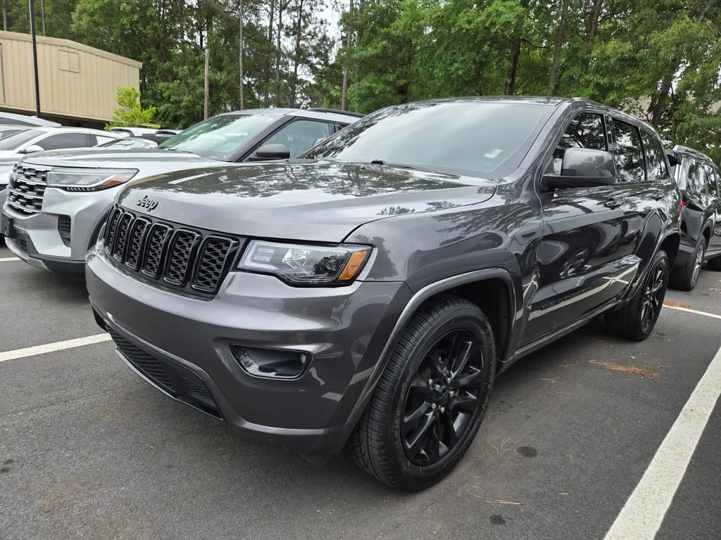 Gray 2017 Jeep Grand Cherokee Altitude for sale in Macon, GA