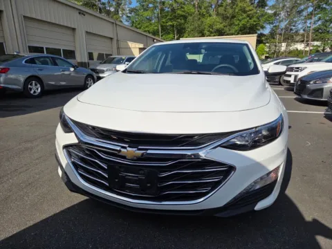 Photos of 2024 Chevrolet Malibu LT for sale in Macon, GA at ALM Hyundai Macon