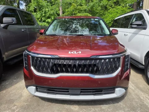 Photos of 2025 Kia Carnival LXS for sale in Macon, GA at ALM Hyundai Macon