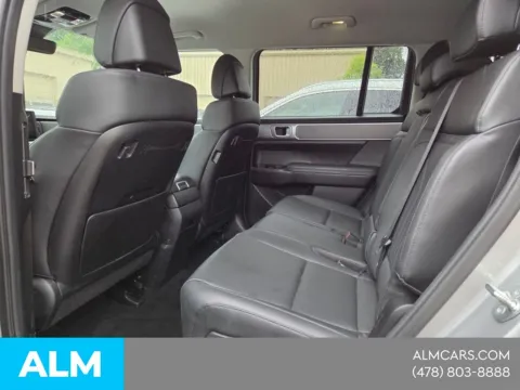 More photos of 2025 Hyundai Santa Fe Hybrid SEL at ALM Hyundai Macon, GA
