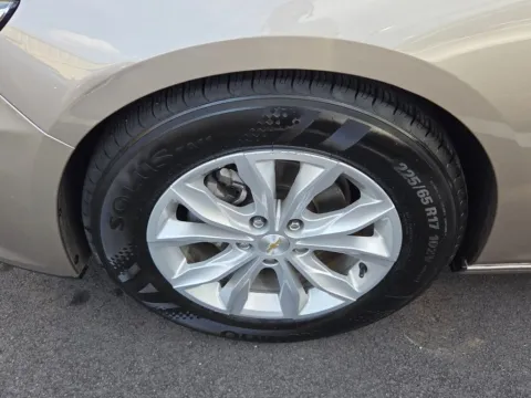 Photos of 2024 Chevrolet Malibu LT for sale in Macon, GA at ALM Hyundai Macon