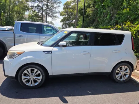 More photos of 2014 Kia Soul Plus at ALM Hyundai Macon, GA