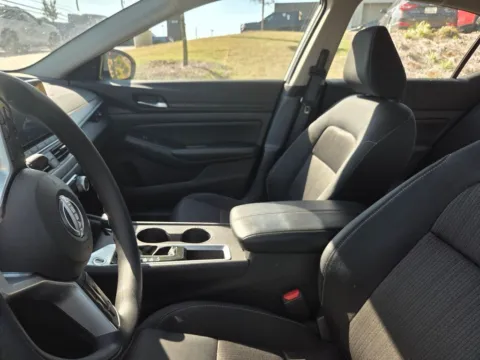Photos of 2025 Nissan Altima 2.5 SV for sale in Macon, GA at ALM Hyundai Macon
