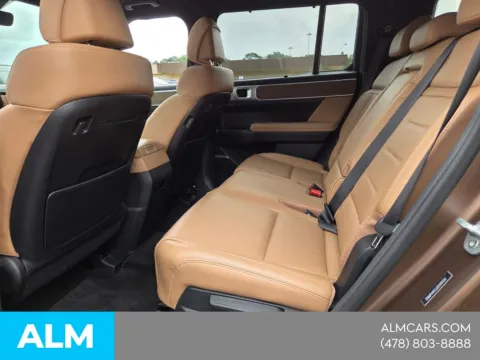 More photos of 2025 Hyundai Santa Fe Limited at ALM Hyundai Macon, GA