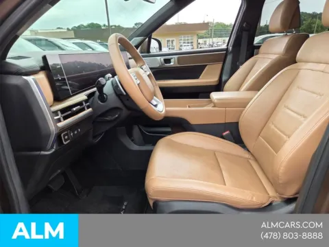 More photos of 2025 Hyundai Santa Fe Limited at ALM Hyundai Macon, GA