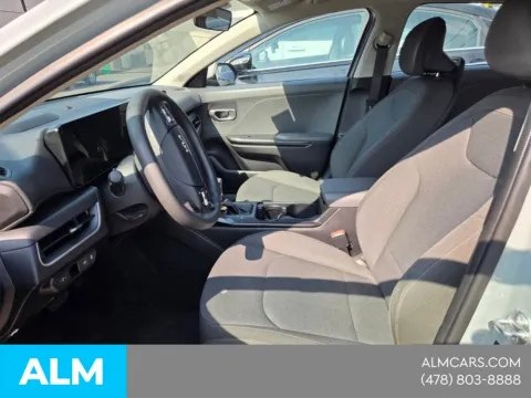 More photos of 2025 Kia K4 LXS at ALM Hyundai Macon, GA