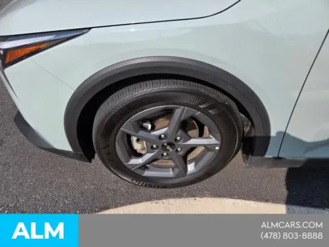 More photos of 2025 Kia K4 LXS at ALM Hyundai Macon, GA