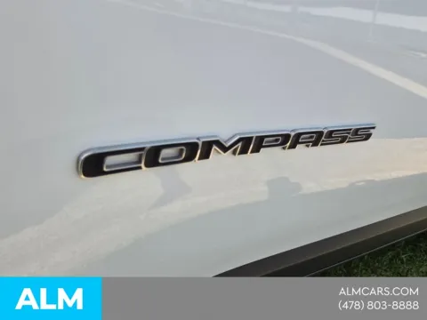 More photos of 2024 Jeep Compass Latitude at ALM Hyundai Macon, GA