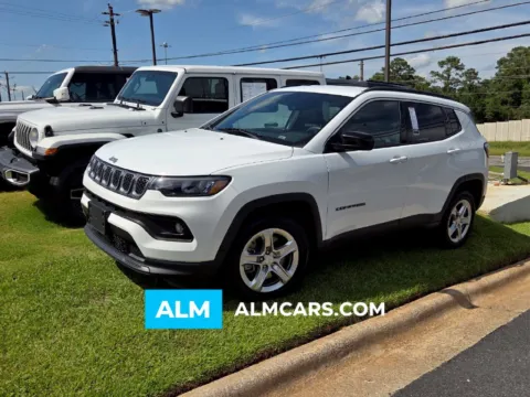 White 2024 Jeep Compass Latitude for sale in Macon, GA