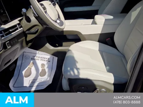 More photos of 2024 Hyundai Santa Fe Calligraphy at ALM Hyundai Macon, GA