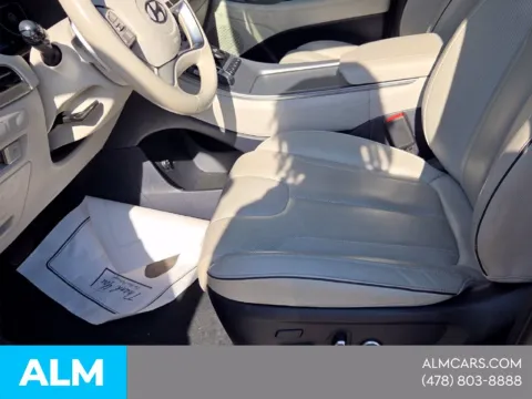 More photos of 2024 Hyundai Palisade Limited at ALM Hyundai Macon, GA