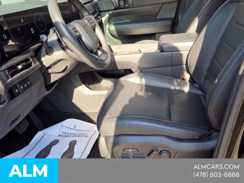More photos of 2024 Hyundai Santa Fe Calligraphy at ALM Hyundai Macon, GA