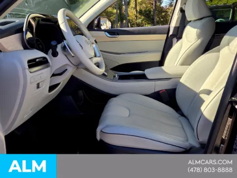 Photos of 2024 Hyundai Palisade Limited for sale in Macon, GA at ALM Hyundai Macon