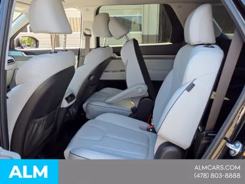 More photos of 2025 Hyundai Palisade SEL at ALM Hyundai Macon, GA