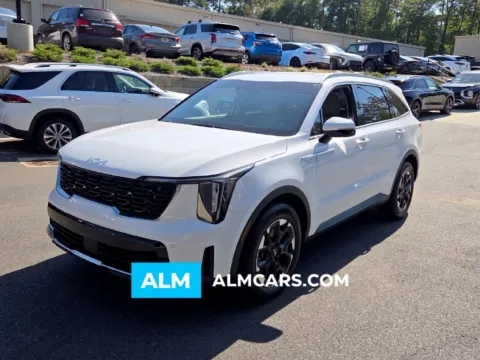 White 2024 Kia Sorento S for sale in Macon, GA