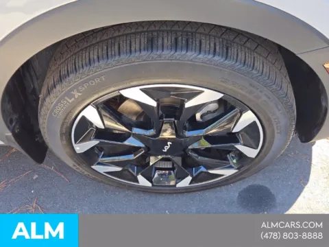 More photos of 2024 Kia Sorento EX at ALM Hyundai Macon, GA