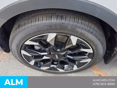 Photos of 2024 Kia Sorento EX for sale in Macon, GA at ALM Hyundai Macon