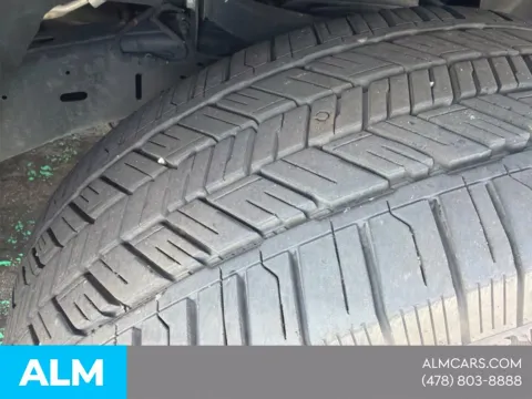 More photos of 2024 Jeep Wagoneer L Series II at ALM Hyundai Macon, GA