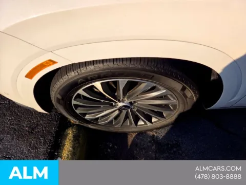 More photos of 2024 Hyundai Palisade Calligraphy at ALM Hyundai Macon, GA