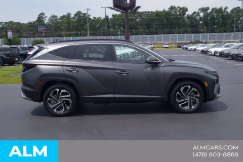 More photos of 2025 Hyundai Tucson Limited at ALM Hyundai Macon, GA