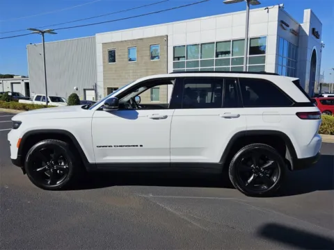 More photos of 2023 Jeep Grand Cherokee Altitude at ALM Mazda Macon, GA
