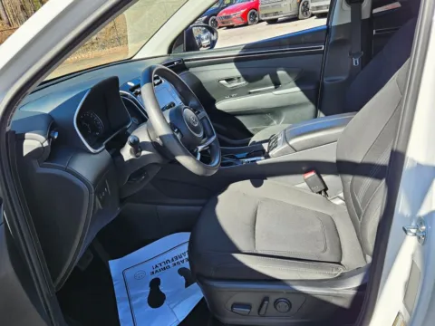 More photos of 2024 Hyundai Tucson SEL at ALM Mazda Macon, GA