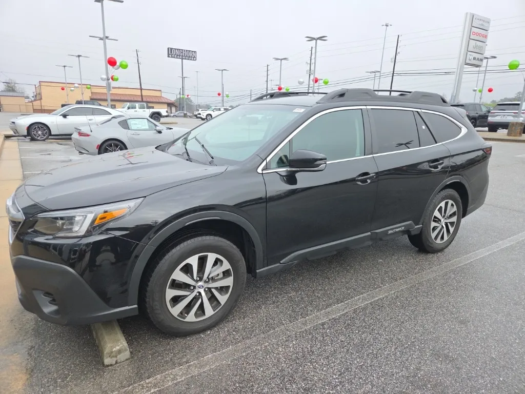 Black 2022 Subaru Outback Premium for sale in Macon, GA