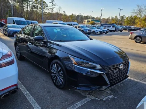 Black 2024 Nissan Altima 2.5 SV for sale in Macon, GA