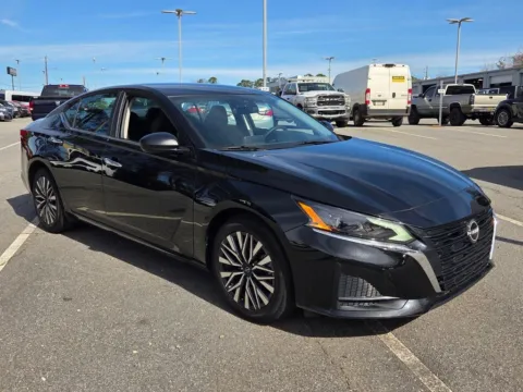 Black 2024 Nissan Altima 2.5 SV for sale in Macon, GA