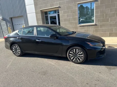 Photos of 2024 Nissan Altima 2.5 SV for sale in Macon, GA at ALM Mazda Macon
