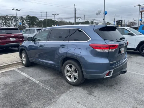 More photos of 2017 Toyota Highlander Limited at ALM Mazda Macon, GA