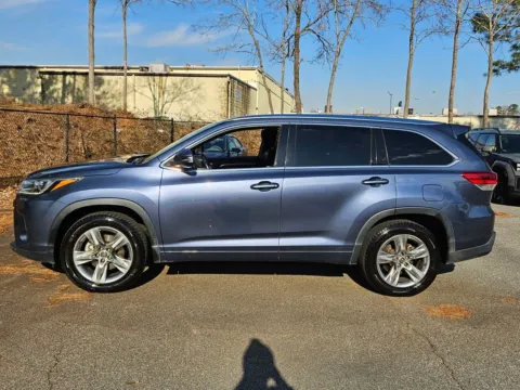 More photos of 2017 Toyota Highlander Limited at ALM Mazda Macon, GA