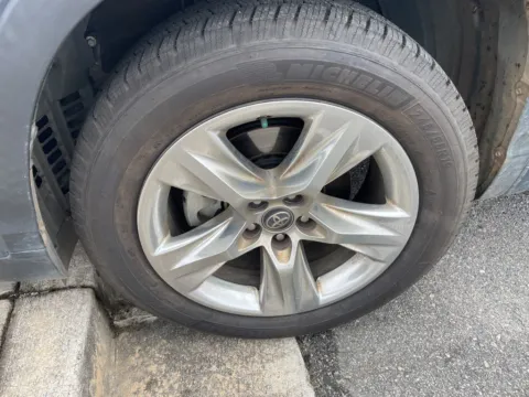 More photos of 2017 Toyota Highlander Limited at ALM Mazda Macon, GA