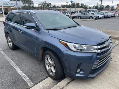 Red 2017 Toyota Highlander Limited for sale in Macon, GA