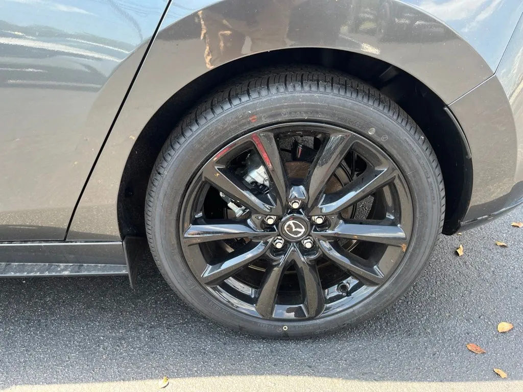 2026 Mazda Mazda3 Premium - Photo 6