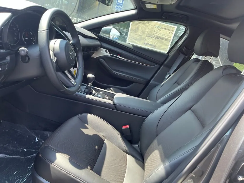 2026 Mazda Mazda3 Premium - Photo 17