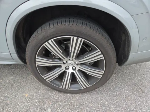 More photos of 2025 Volvo XC90 B6 Ultra at ALM Mazda Macon, GA