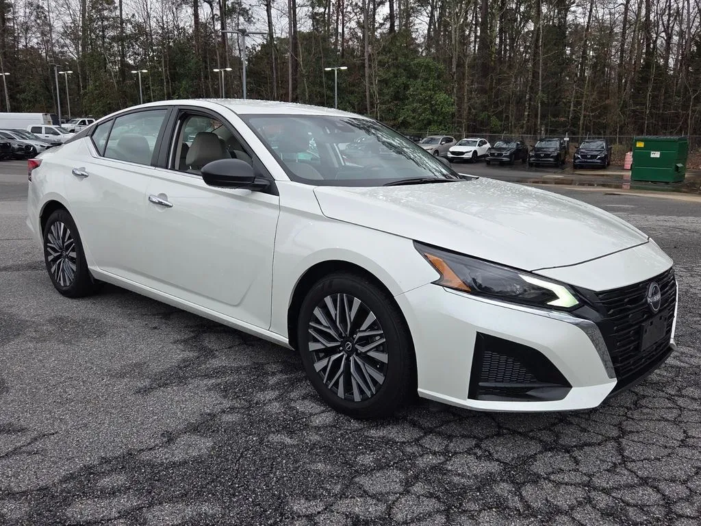 2025 Nissan Altima SV