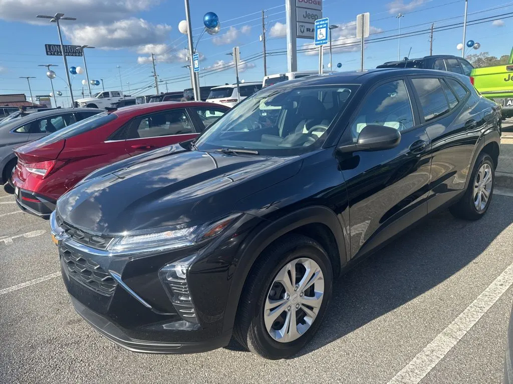 Black 2024 Chevrolet Trax LS for sale in Macon, GA