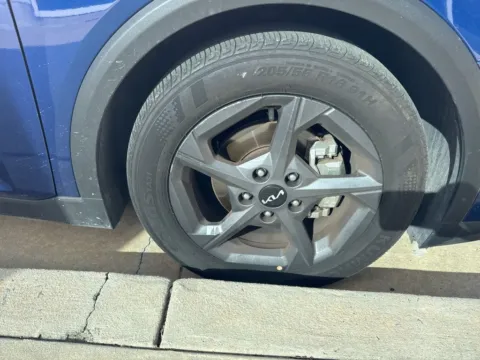 More photos of 2025 Kia K4 LXS at ALM Mazda Macon, GA