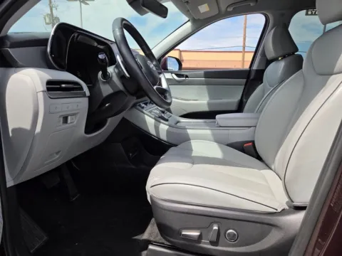 More photos of 2025 Hyundai Palisade SEL at ALM Mazda Macon, GA