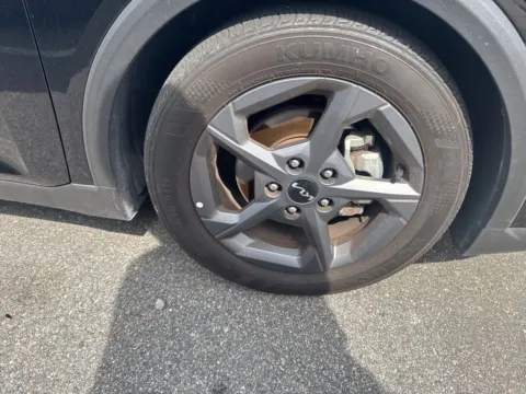 More photos of 2025 Kia K4 LXS at ALM Mazda Macon, GA