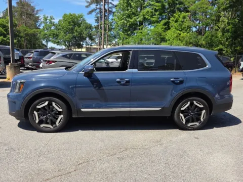 More photos of 2025 Kia Telluride S at ALM Mazda Macon, GA